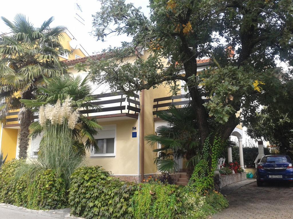 Apartments Barbara Ровин Екстериор снимка