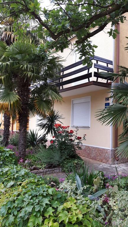 Apartments Barbara Ровин Екстериор снимка