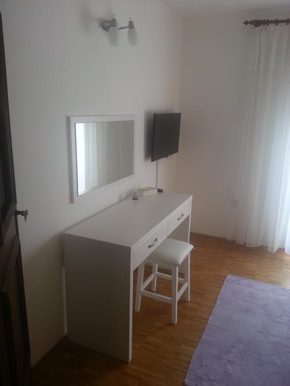 Apartments Barbara Ровин Екстериор снимка