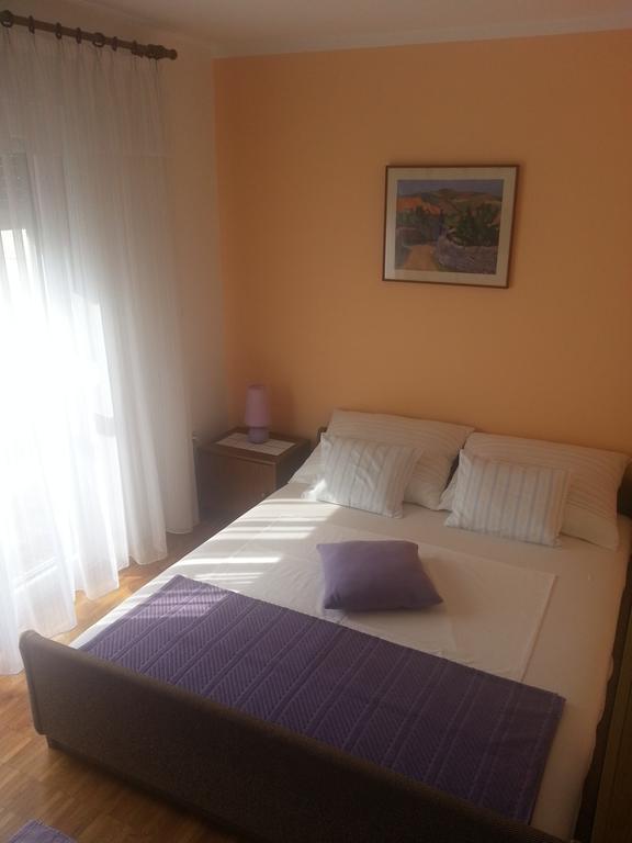 Apartments Barbara Ровин Екстериор снимка